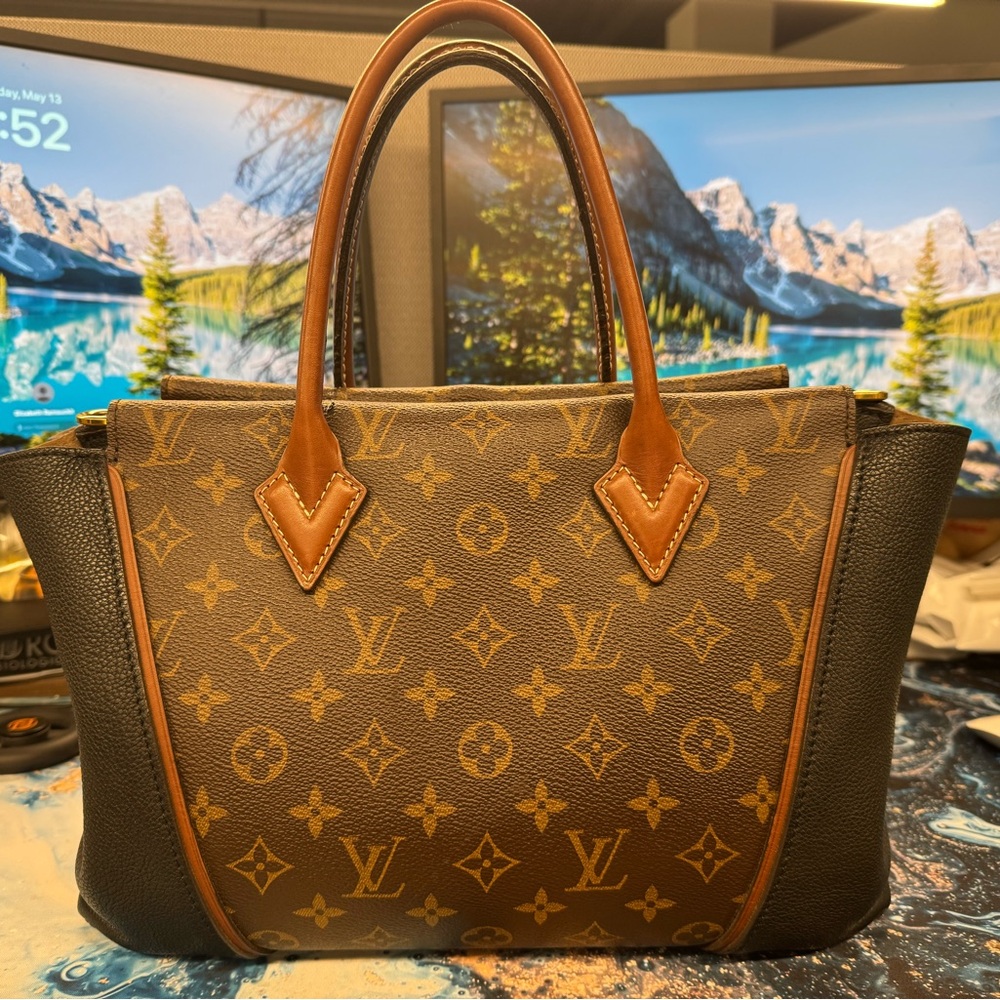 Louis Vuitton Tote W PM